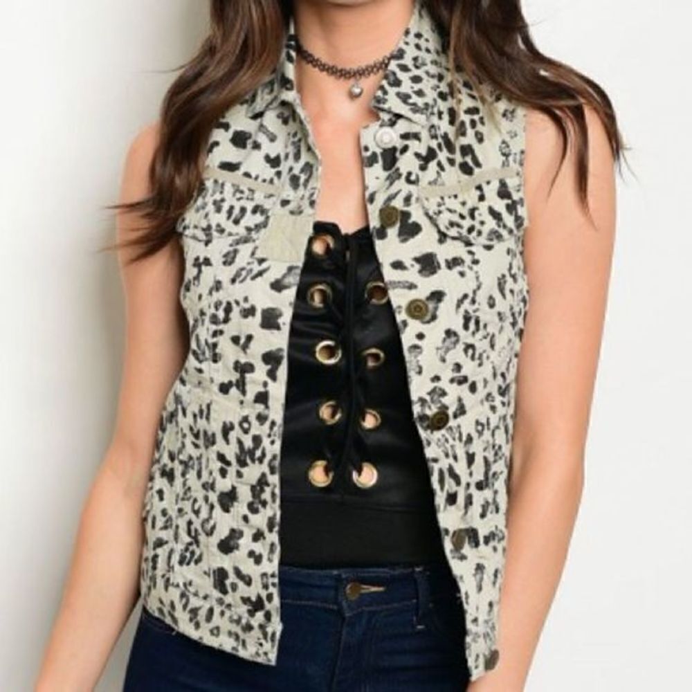 TAUPE ANIMAL PRINT VEST - Picture 6 of 9
